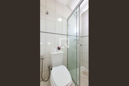 Apartamento à venda com 66m², 2 quartos e 2 vagas Apartamento à venda com 66m², 2 quartos e 2 vagasBanheiro Social