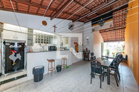 Casa à venda com 180m², 4 quartos e 1 vaga Casa à venda com 180m², 4 quartos e 1 vagaVaranda gourmet