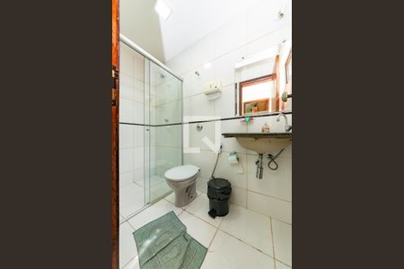 Casa à venda com 180m², 4 quartos e 1 vaga Casa à venda com 180m², 4 quartos e 1 vagaBanheiro Social 1