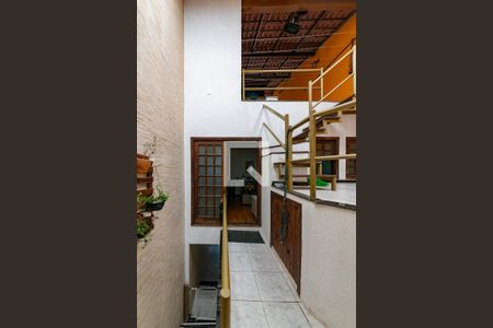 Casa à venda com 180m², 4 quartos e 1 vaga Casa à venda com 180m², 4 quartos e 1 vagaEntrada - Garagem