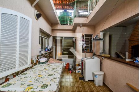 Casa para alugar com 338m², 4 quartos e 6 vagasQuintal