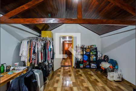 Casa para alugar com 338m², 4 quartos e 6 vagasQuarto 4