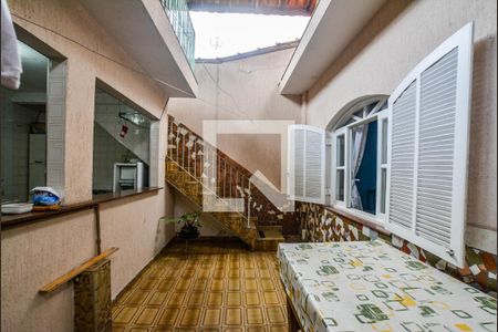 Casa para alugar com 338m², 4 quartos e 6 vagasQuintal