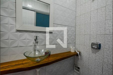 Casa para alugar com 338m², 4 quartos e 6 vagasBanheiro Social