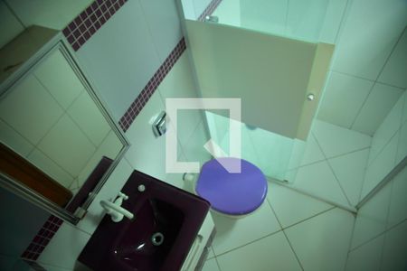 Casa à venda com 166m², 3 quartos e 4 vagasBanheiro Suíte 2