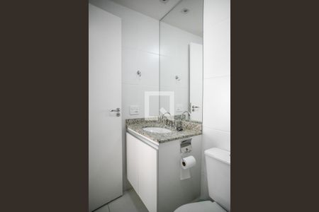 Studio para alugar com 30m², 1 quarto e 1 vaga Studio para alugar com 30m², 1 quarto e 1 vagaBanheiro