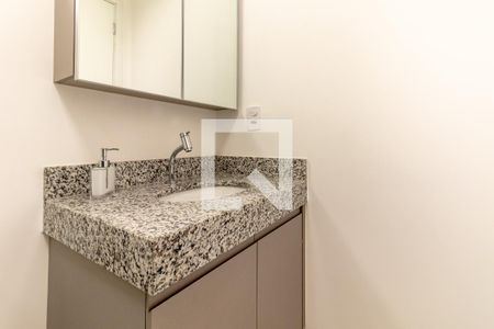 Banheiro de kitnet/studio para alugar com 1 quarto, 25m² em Vila Nova Conceição, São Paulo