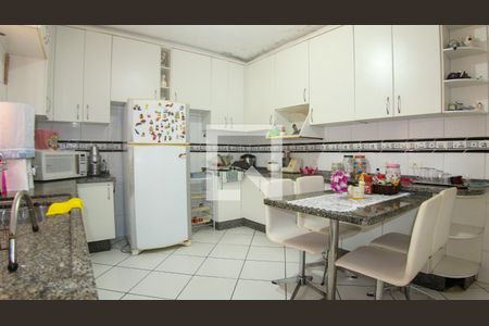 Casa à venda com 280m², 3 quartos e 2 vagasCozinha