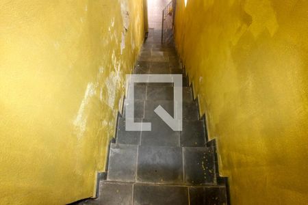 Casa à venda com 280m², 3 quartos e 2 vagasEscada