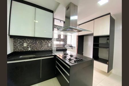Apartamento à venda com 105m², 3 quartos e 2 vagasCozinha