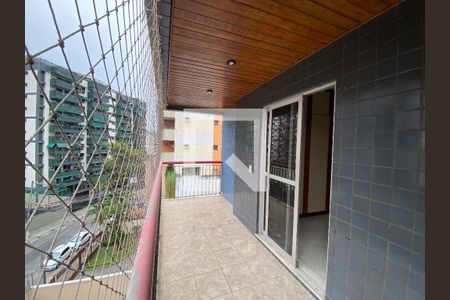 Apartamento à venda com 105m², 3 quartos e 2 vagasVaranda Quarto 3