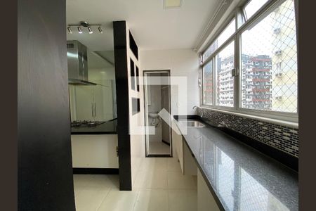 Apartamento à venda com 105m², 3 quartos e 2 vagasÁrea de Serviço