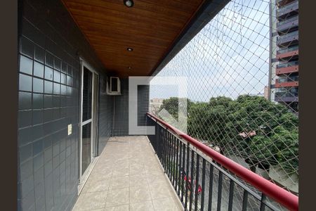 Apartamento à venda com 105m², 3 quartos e 2 vagasVaranda Quarto 3