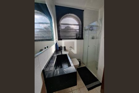 Casa à venda com 315m², 3 quartos e 2 vagas Casa à venda com 315m², 3 quartos e 2 vagasBanheiro