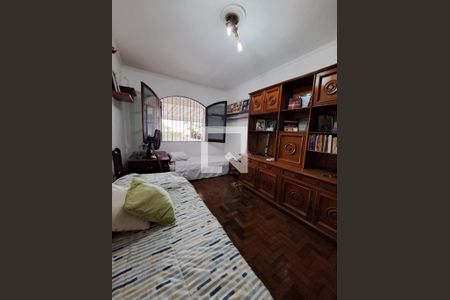 Casa à venda com 315m², 3 quartos e 2 vagas Casa à venda com 315m², 3 quartos e 2 vagasQuarto