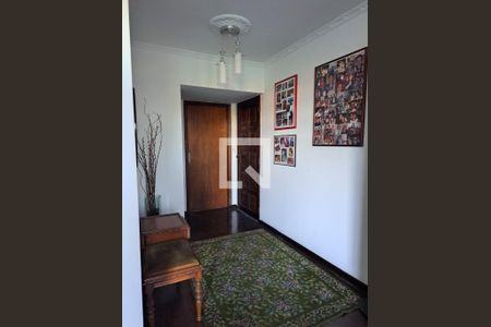 Casa à venda com 315m², 3 quartos e 2 vagas Casa à venda com 315m², 3 quartos e 2 vagasCorredor