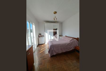 Casa à venda com 315m², 3 quartos e 2 vagas Casa à venda com 315m², 3 quartos e 2 vagasQuarto