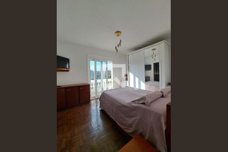 Casa à venda com 315m², 3 quartos e 2 vagas Casa à venda com 315m², 3 quartos e 2 vagasQuarto