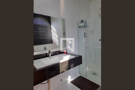 Casa à venda com 315m², 3 quartos e 2 vagas Casa à venda com 315m², 3 quartos e 2 vagasBanheiro