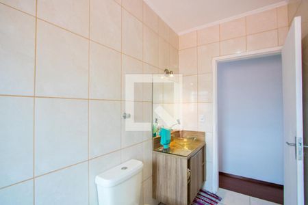 Casa à venda com 231m², 3 quartos e 2 vagas Casa à venda com 231m², 3 quartos e 2 vagasBanheiro social