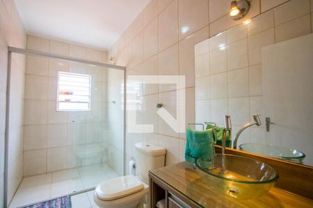 Casa à venda com 231m², 3 quartos e 2 vagas Casa à venda com 231m², 3 quartos e 2 vagasBanheiro social