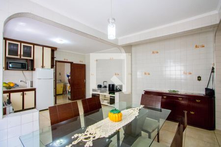 Casa à venda com 231m², 3 quartos e 2 vagas Casa à venda com 231m², 3 quartos e 2 vagasCopa/Cozinha