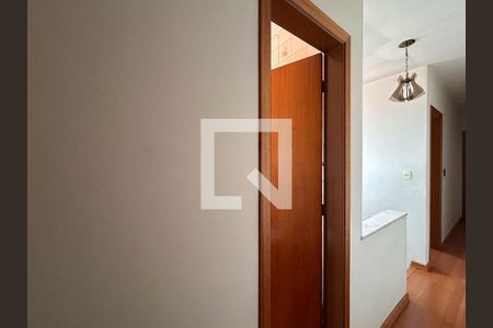 Casa à venda com 139m², 3 quartos e 2 vagas Casa à venda com 139m², 3 quartos e 2 vagasCorredor