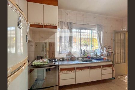 Casa à venda com 139m², 3 quartos e 2 vagas Casa à venda com 139m², 3 quartos e 2 vagasCozinha