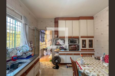 Casa à venda com 139m², 3 quartos e 2 vagas Casa à venda com 139m², 3 quartos e 2 vagasCozinha