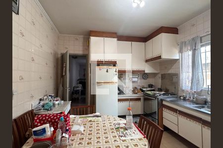 Casa à venda com 139m², 3 quartos e 2 vagas Casa à venda com 139m², 3 quartos e 2 vagasCozinha