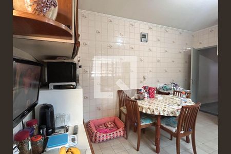 Casa à venda com 139m², 3 quartos e 2 vagas Casa à venda com 139m², 3 quartos e 2 vagasCozinha