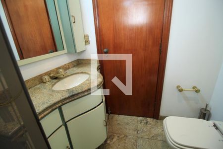 Apartamento para alugar com 544m², 4 quartos e 5 vagasBanheiro social 