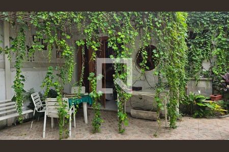 Casa à venda com 184m², 3 quartos e 2 vagas