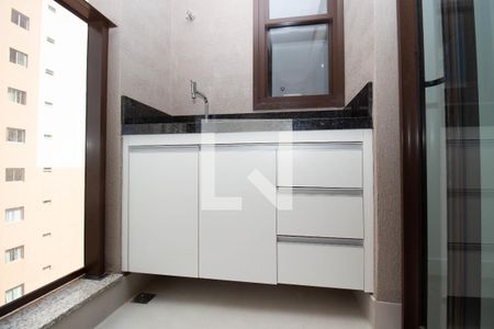 Apartamento para alugar com 65m², 2 quartos e 1 vaga Apartamento para alugar com 65m², 2 quartos e 1 vagaSacada