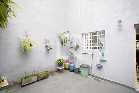 Casa à venda com 90m², 2 quartos e 1 vagaQuintal