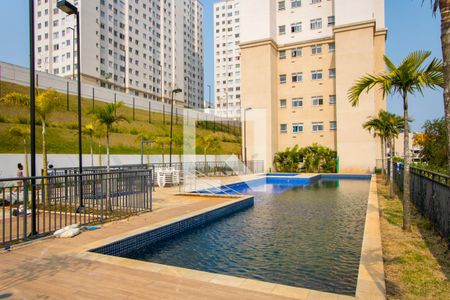 Apartamento à venda com 114m², 3 quartos e 2 vagas Apartamento à venda com 114m², 3 quartos e 2 vagasÁrea comum - Piscina