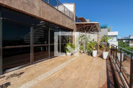 Apartamento à venda com 336m², 4 quartos e 5 vagasVaranda