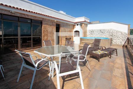 Apartamento à venda com 336m², 4 quartos e 5 vagasVaranda 2do andar