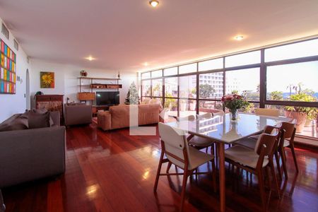 Apartamento à venda com 336m², 4 quartos e 5 vagasSala