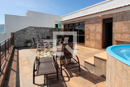 Apartamento à venda com 336m², 4 quartos e 5 vagasVaranda 2do andar