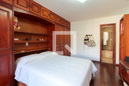 Apartamento à venda com 336m², 4 quartos e 5 vagasQuarto 3 suite