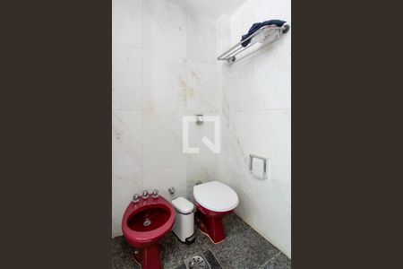 Apartamento à venda com 336m², 4 quartos e 5 vagasBanheiro Quarto 4 suíte