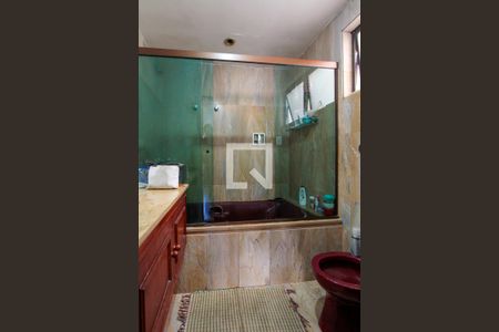 Apartamento à venda com 336m², 4 quartos e 5 vagasBanheiro Quarto 3 suíte