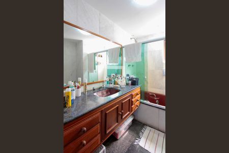 Apartamento à venda com 336m², 4 quartos e 5 vagasBanheiro Quarto 4 suíte