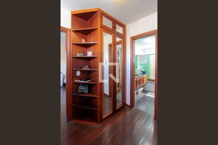 Apartamento à venda com 336m², 4 quartos e 5 vagasCloset Quarto 4 suíte