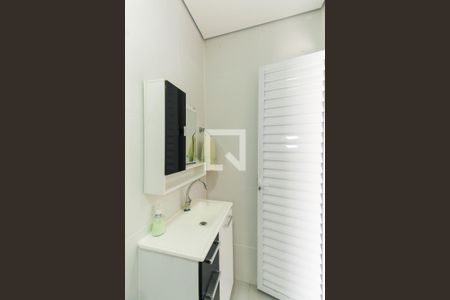 Casa à venda com 100m², 2 quartos e 1 vaga Casa à venda com 100m², 2 quartos e 1 vagaBanheiro de serviço