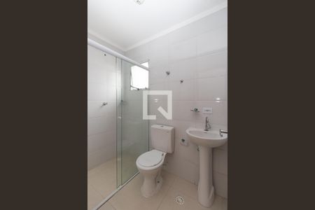 Banheiro de apartamento para alugar com 1 quarto, 40m² em Parque Edu Chaves, São Paulo