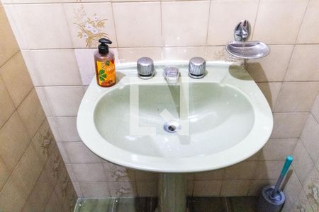 Casa para alugar com 110m², 3 quartos e 4 vagas Casa para alugar com 110m², 3 quartos e 4 vagasBanheiro Social