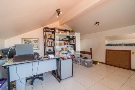 Casa à venda com 287m², 2 quartos e 3 vagasEscritório