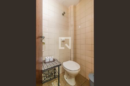 Casa à venda com 287m², 2 quartos e 3 vagasBanheiro 2